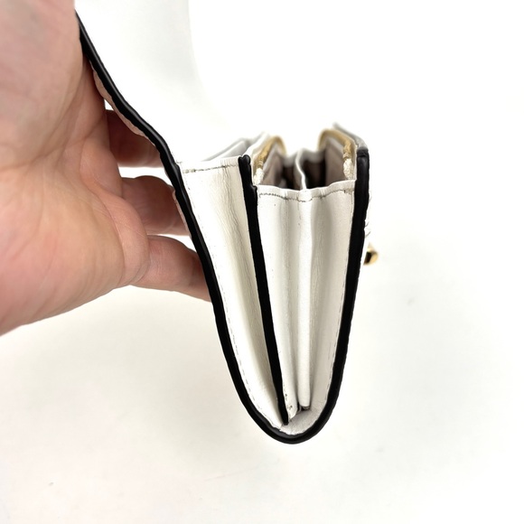 Michael Kors Sullivan White Pebble Leather Turnlock Carry All Wallet NWOT - Picture 11 of 15